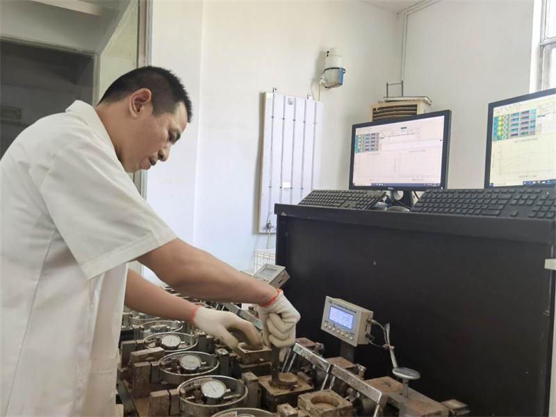 公司同002A：土工試驗(yàn)甲級(jí)，可以承擔(dān)甲級(jí)及以下工程勘察資格所能承擔(dān)工程勘察項(xiàng)目的土工試驗(yàn)任務(wù)； 聯(lián)系人：任玲，電話：18653883892(圖2)